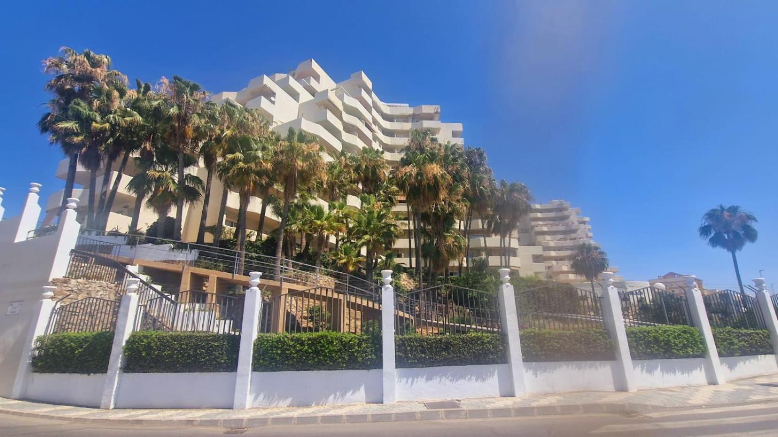 Apartment Deluxe En Benalbeach By Benalnova